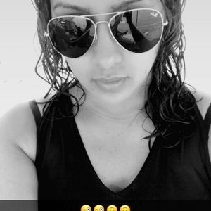 Meet your Posher, Reina ely